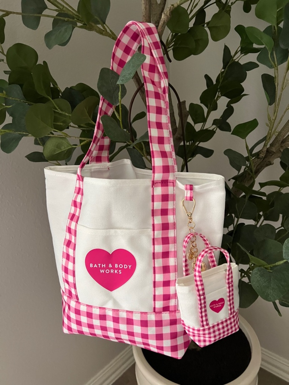 BATH & BODY WORKS 💕 Tote Bag...